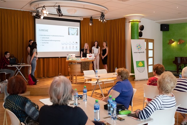 Beseda pro seniory o dentální hygieně