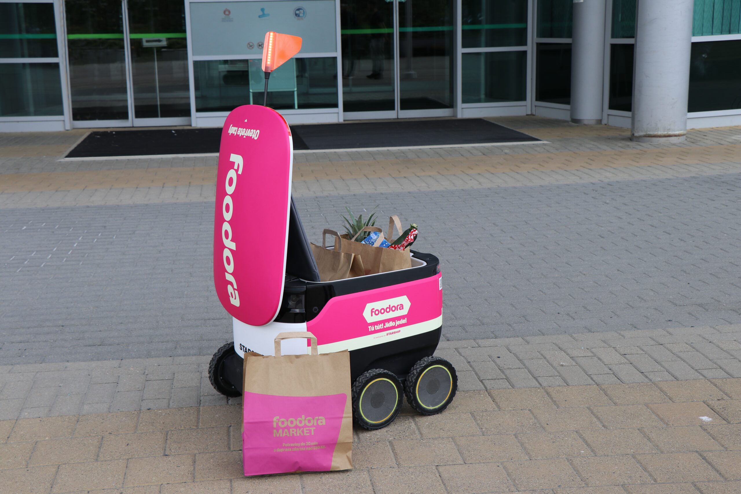 foodora-roboti-287a-scaled.jpg