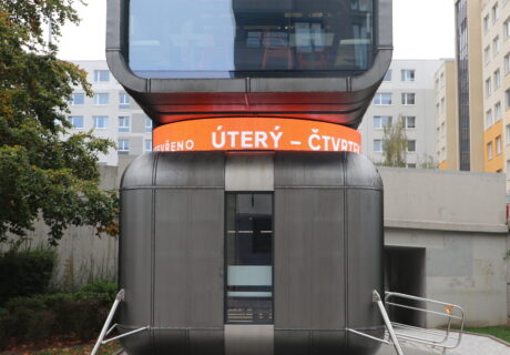 Otevření robotické vinárny (2)